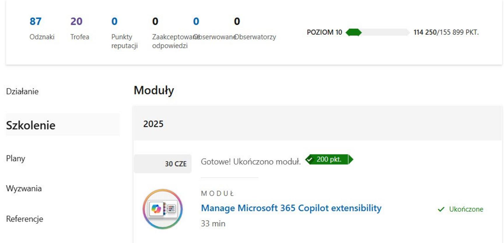 Zrzut ekranu certyfikat&oacute;w z platformy Microsoft Learn potwierdzających ukończenie kurs&oacute;w technicznych
